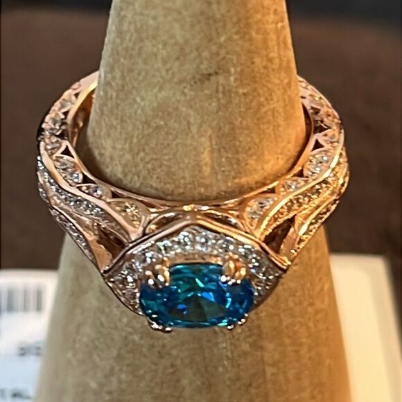 Gorgeous Blue Topaz & Crystal Ring in Rose Gold over Sterling size 8 - Picture 4 of 11